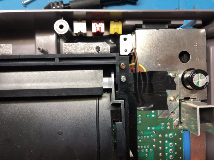 Nintendo NES Mod RCA - Positionnement du PCB - étape 4